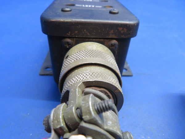 Piper Aerostar 602P Gull Airborne Control Unit 28 V P/N 360-961-001 (0123-648)