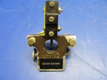 Mooney M20 / M20G Gear Lock Door w/ Knob & Switch P/N 560046-501 (0921-479)