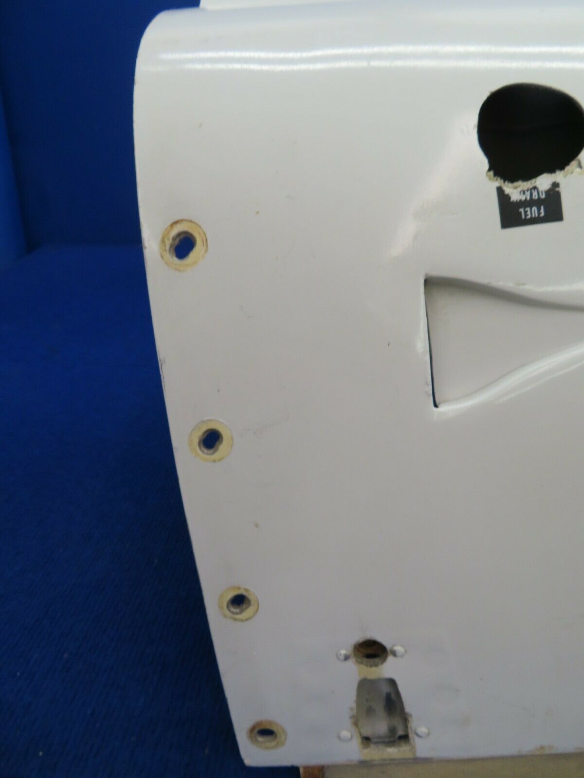 Piper PA-38-112 Tomahawk Lower Cowl Assembly P/N 7677-002 (0322-744)