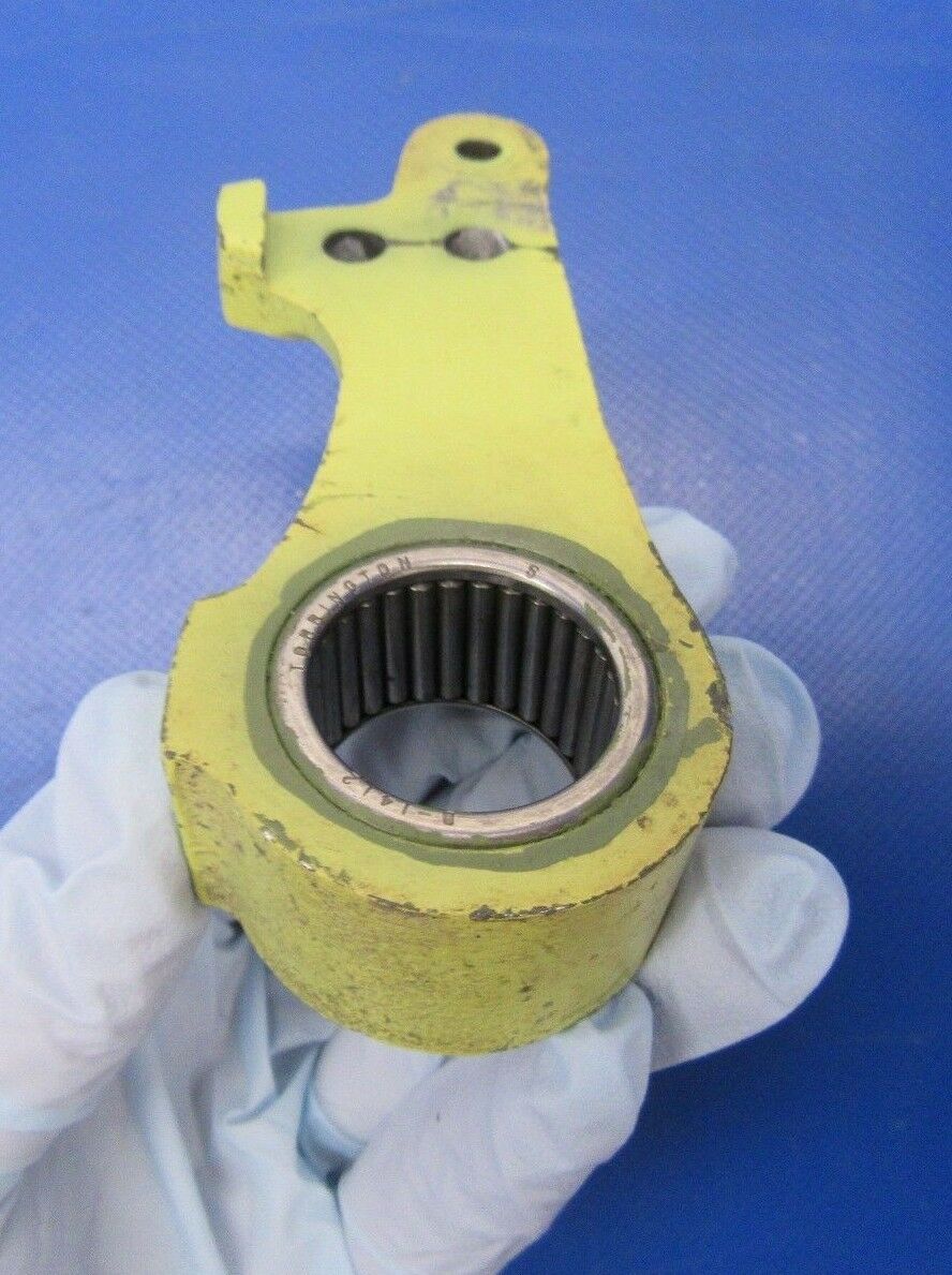 Beech Baron 58P Arm Pilot Rudder Pedal P/N 002-524012-9 (0418-132)