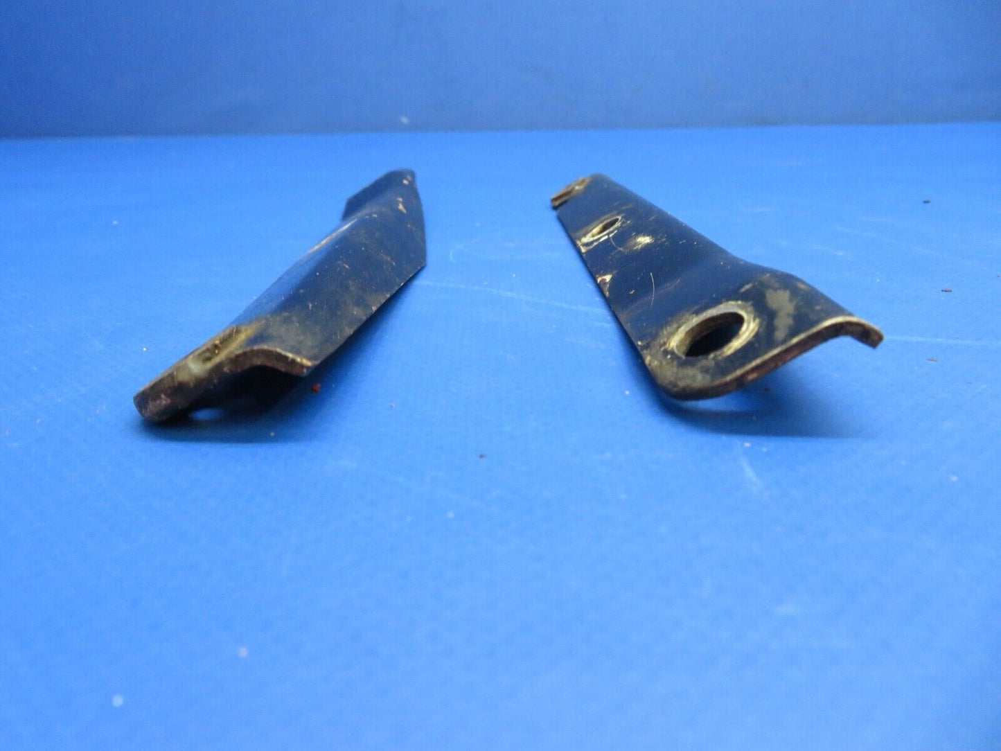 Bellanca 17-30 Viking Main Gear Bracket Static Cable L & R P/N 194083 (0922-653)
