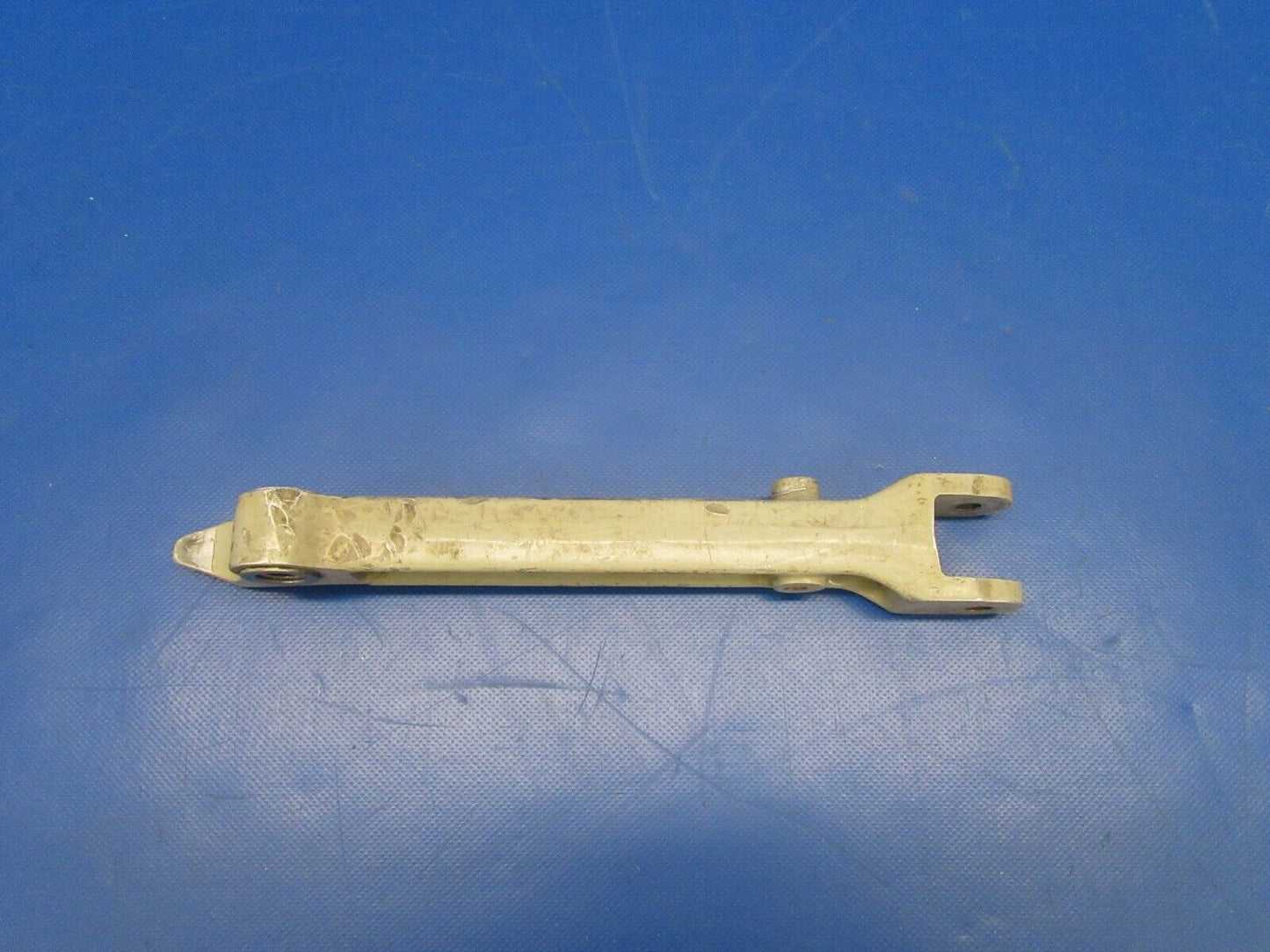 Cessna 310 Main Landing Gear Link LH P/N 0841103-7 & 0841103-11 (0519-190)
