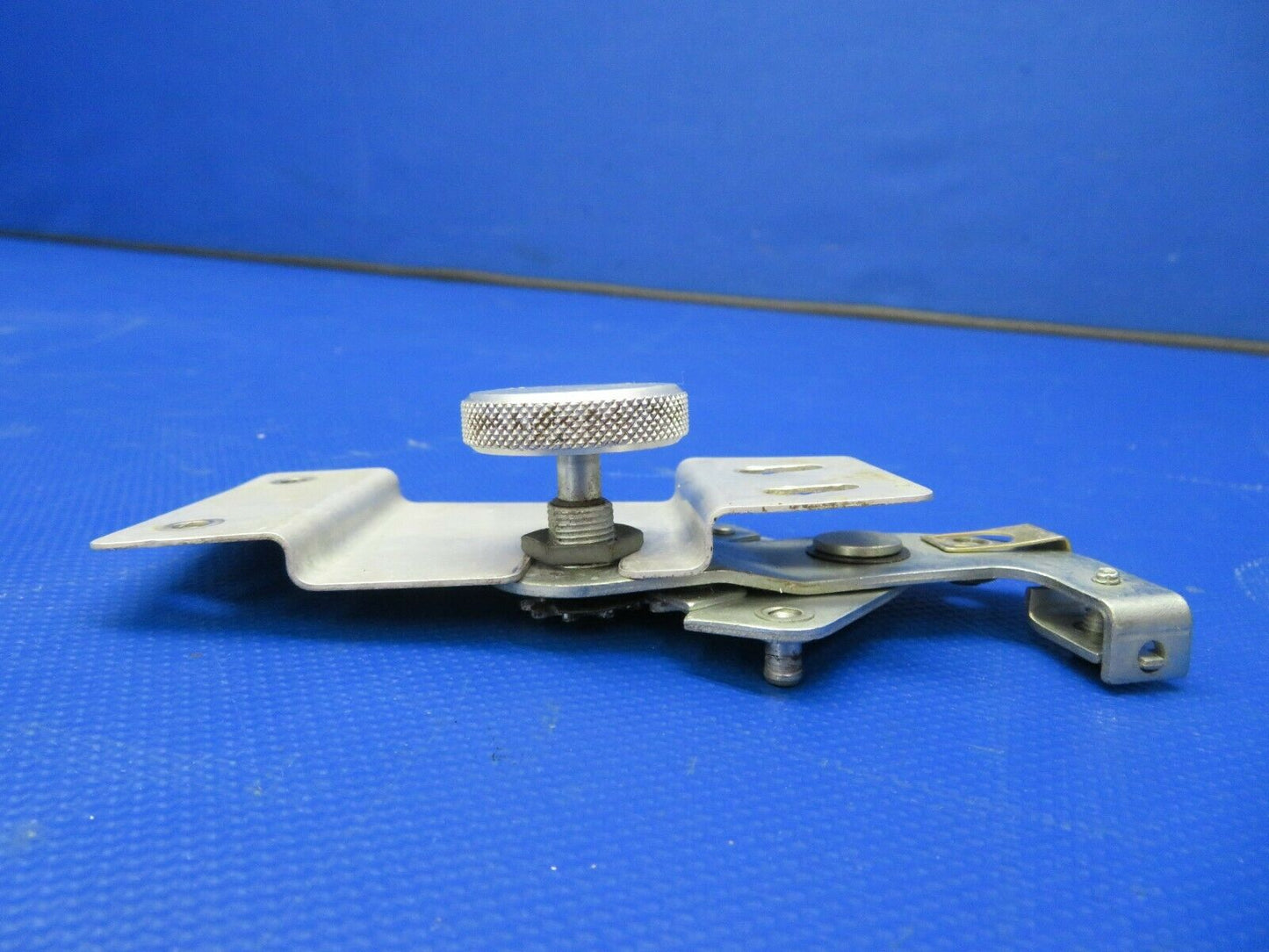 Beech 58 Baron Fresh Air Control & Mounting Bracket P/N 58-530100-1 (0521-97)