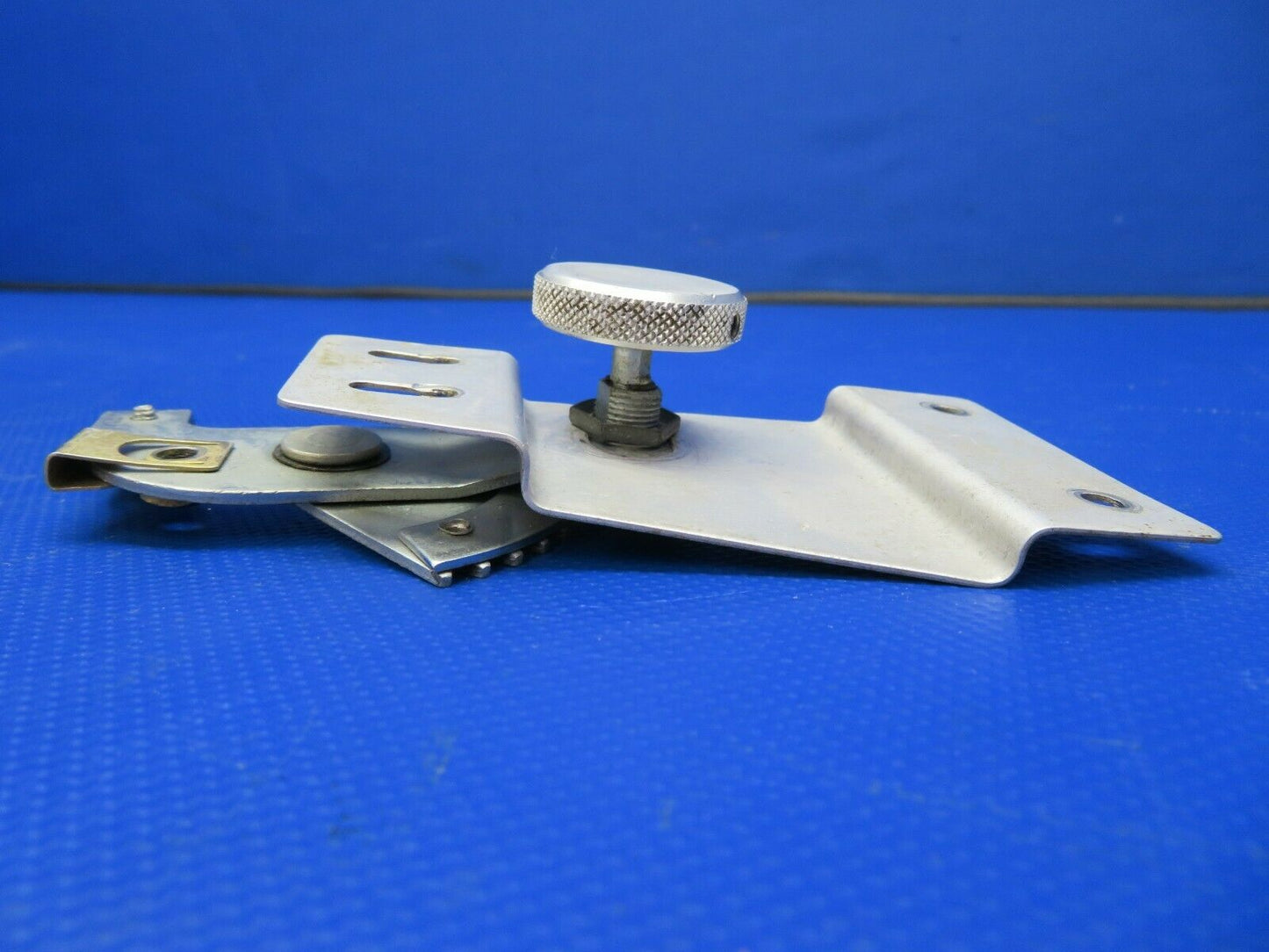 Beech 58 Baron Fresh Air Control & Mounting Bracket P/N 58-530100-1 (0521-97)