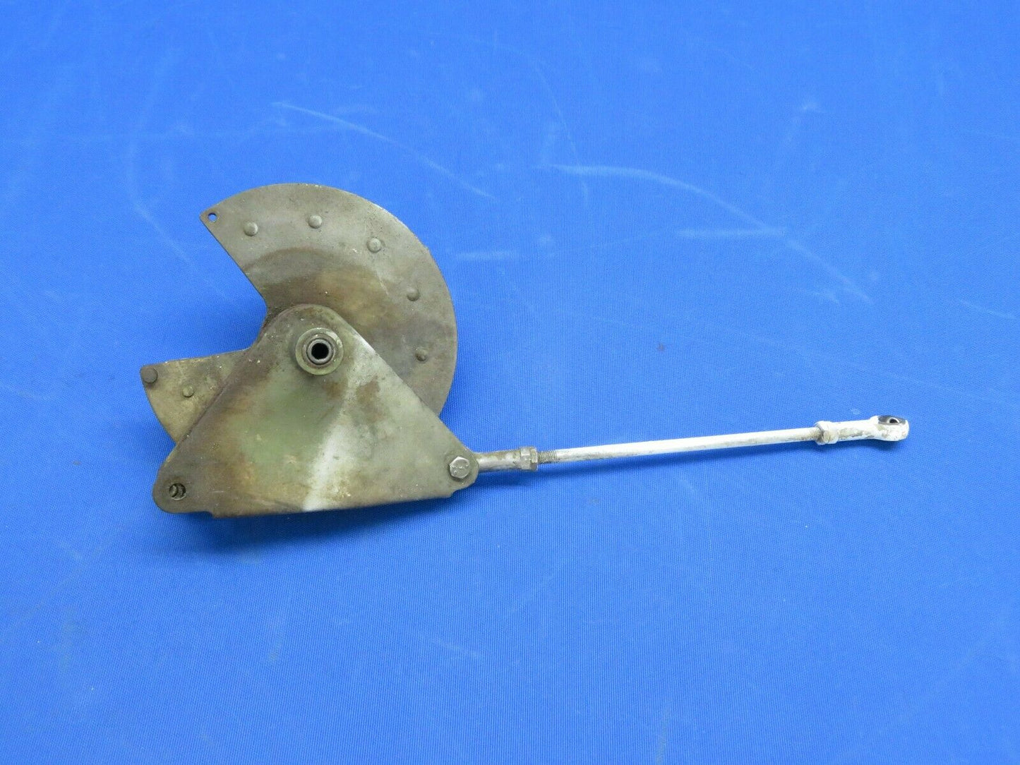Cessna 150F Flap Drive Bellcrank P/N 0760612-7 (0920-324)