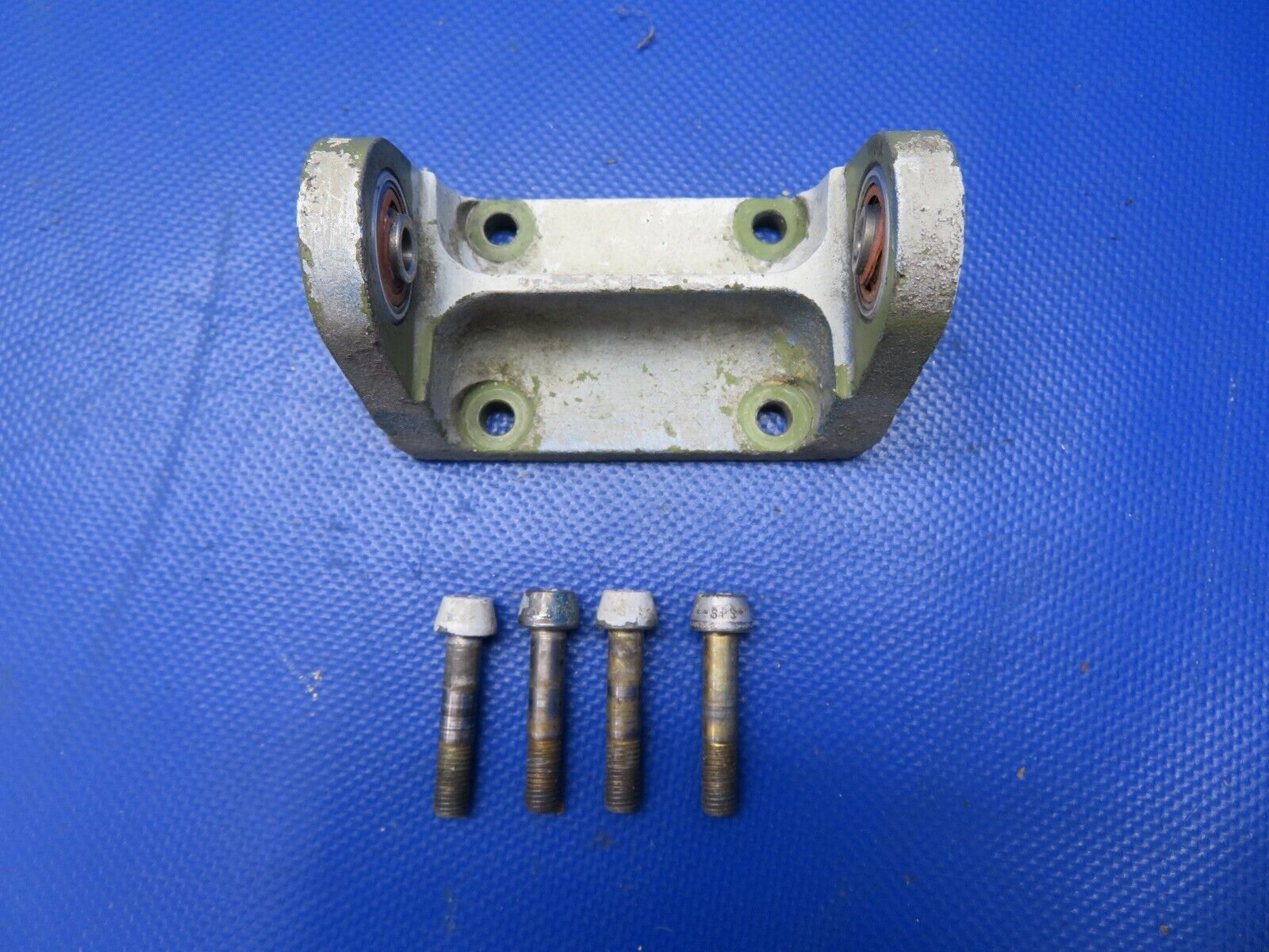 Beech 95-B55 Baron Elevator Hinge P/N 95-610012-15 (0621-985)