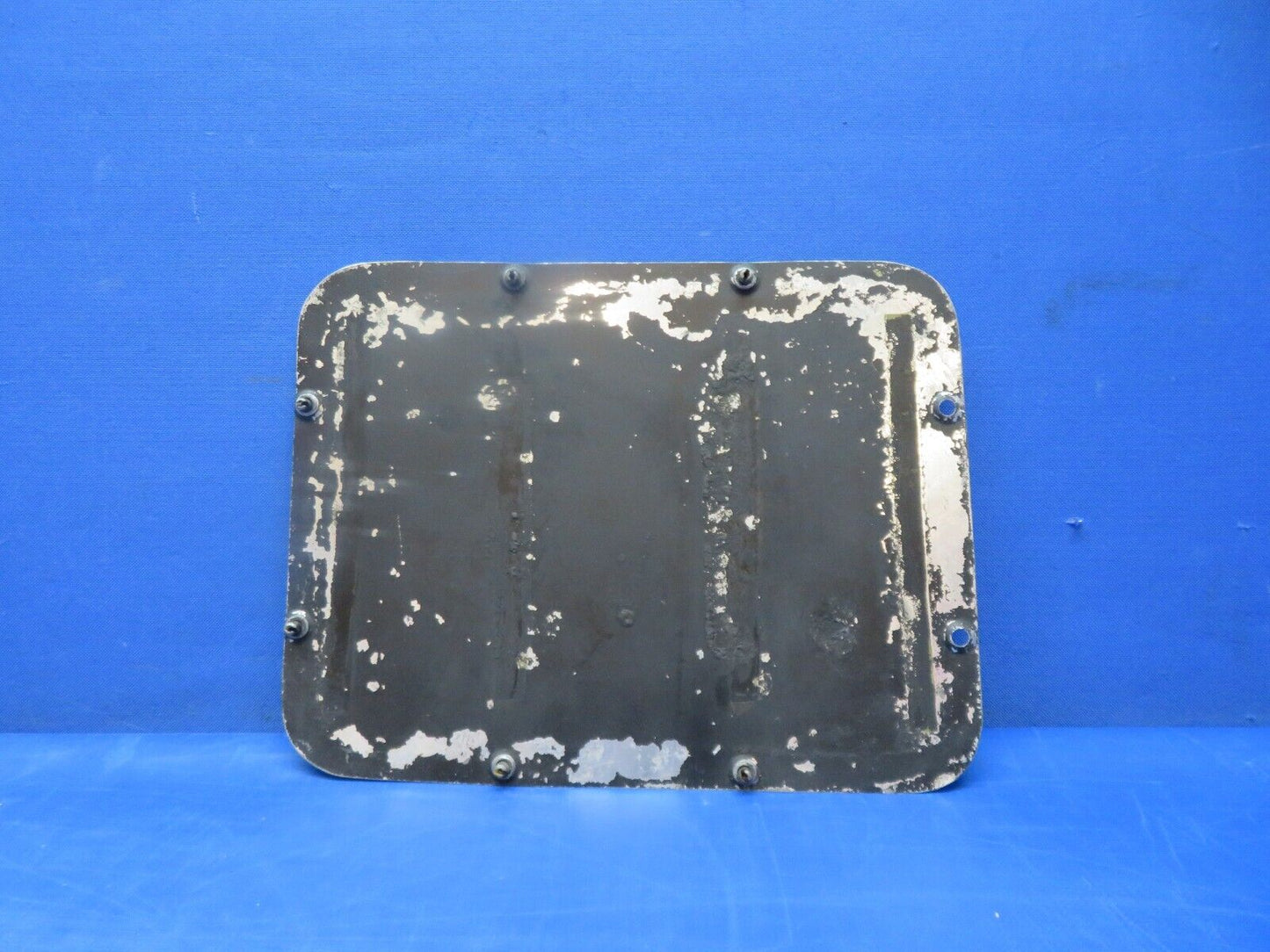 Early Cessna 310 / 310B Battery Box Cover Assy P/N 0822005-26 (1223-137)