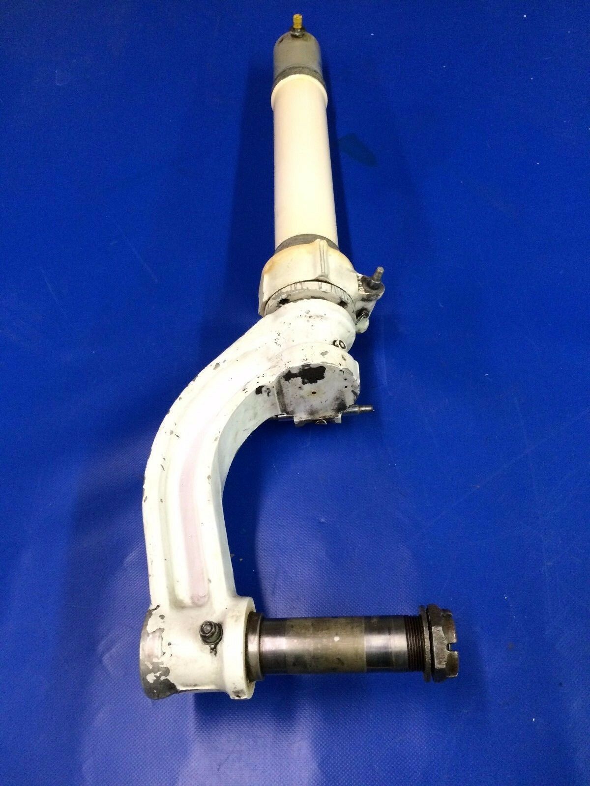 Beech Baron 58 Nose Gear Piston & Fork Assy P/N 96-820000-605 (1116-130)