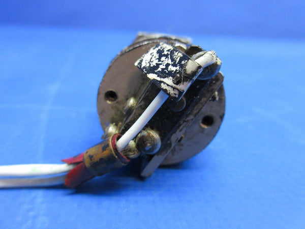 Cessna 310 / 310I Avionics Inc. Pressure Switch P/N AV62-4000-3 (0923-943)