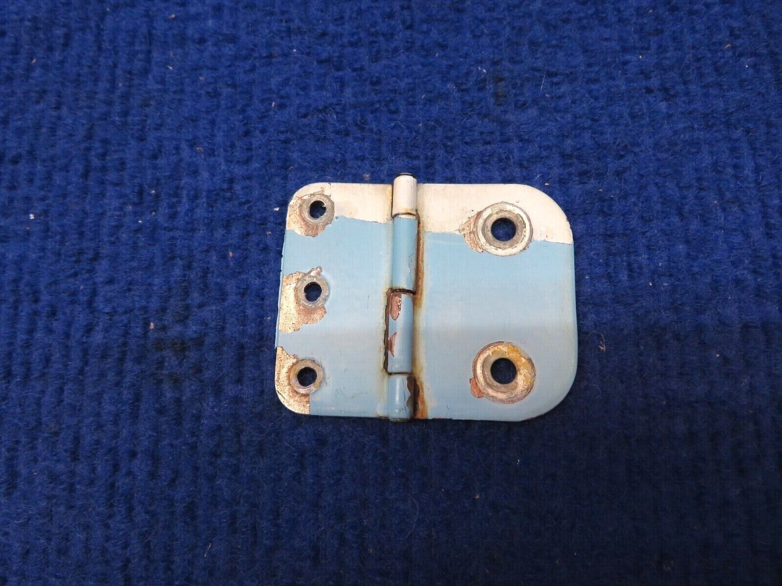 Cessna 150 / 150F Cabin Door Hinge Middle P/N 0411579-9 (0822-554)