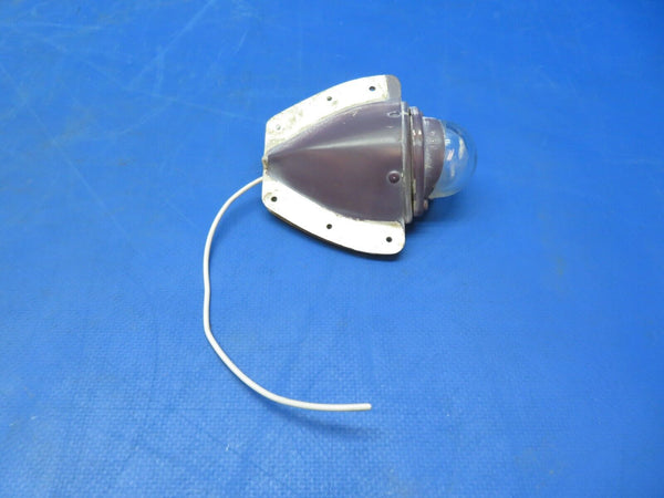 Early Cessna 172 Rudder Light Assy & Support P/N 0433006-7 (0823-467)