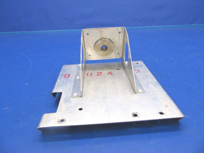 Cessna 210 E Panel LWR Pedestal Fuel Bracket P/N 1261445-2 (0618-127)