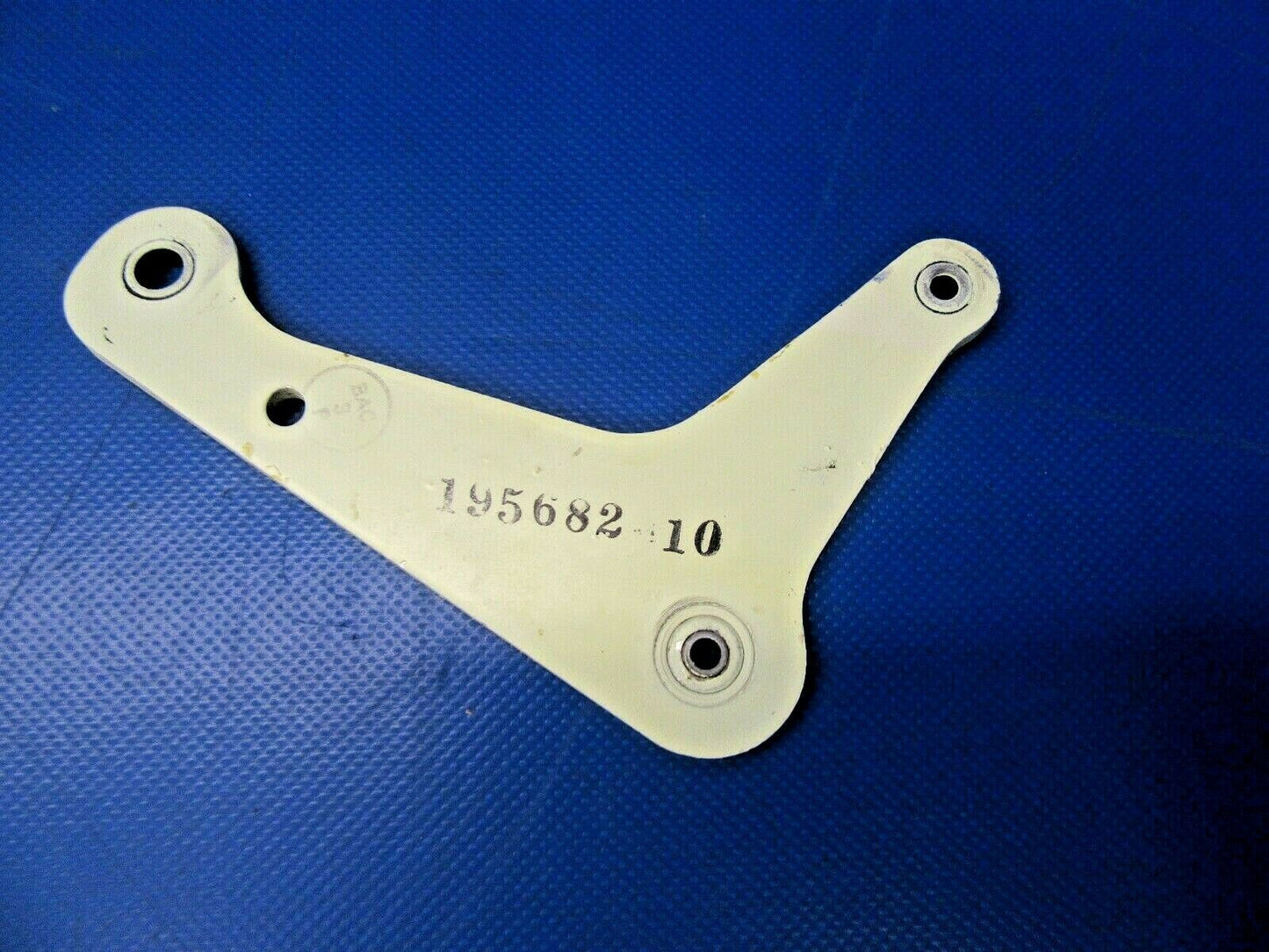 Bellanca 17-30A Super Viking Bellcrank Aileron 195503-10 (0819-328)