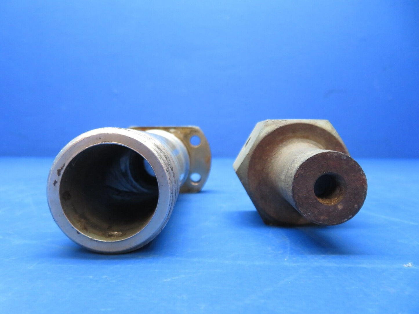 Cessna 150 Aluminum Main Gear Aluminum Axle & Nut P/N 0541124 (1023-382)