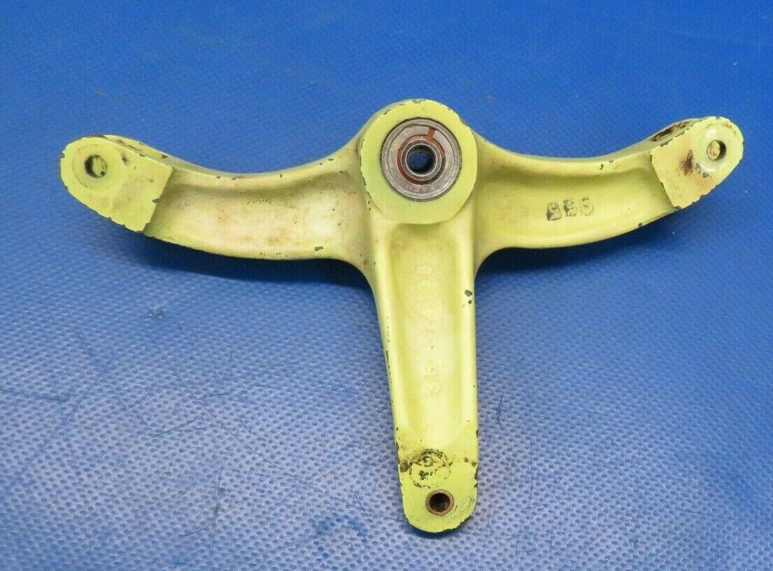 Beech Baron E-55 Bellcrank Rudder Control RH P/N 35-524138-2 (0120-138)