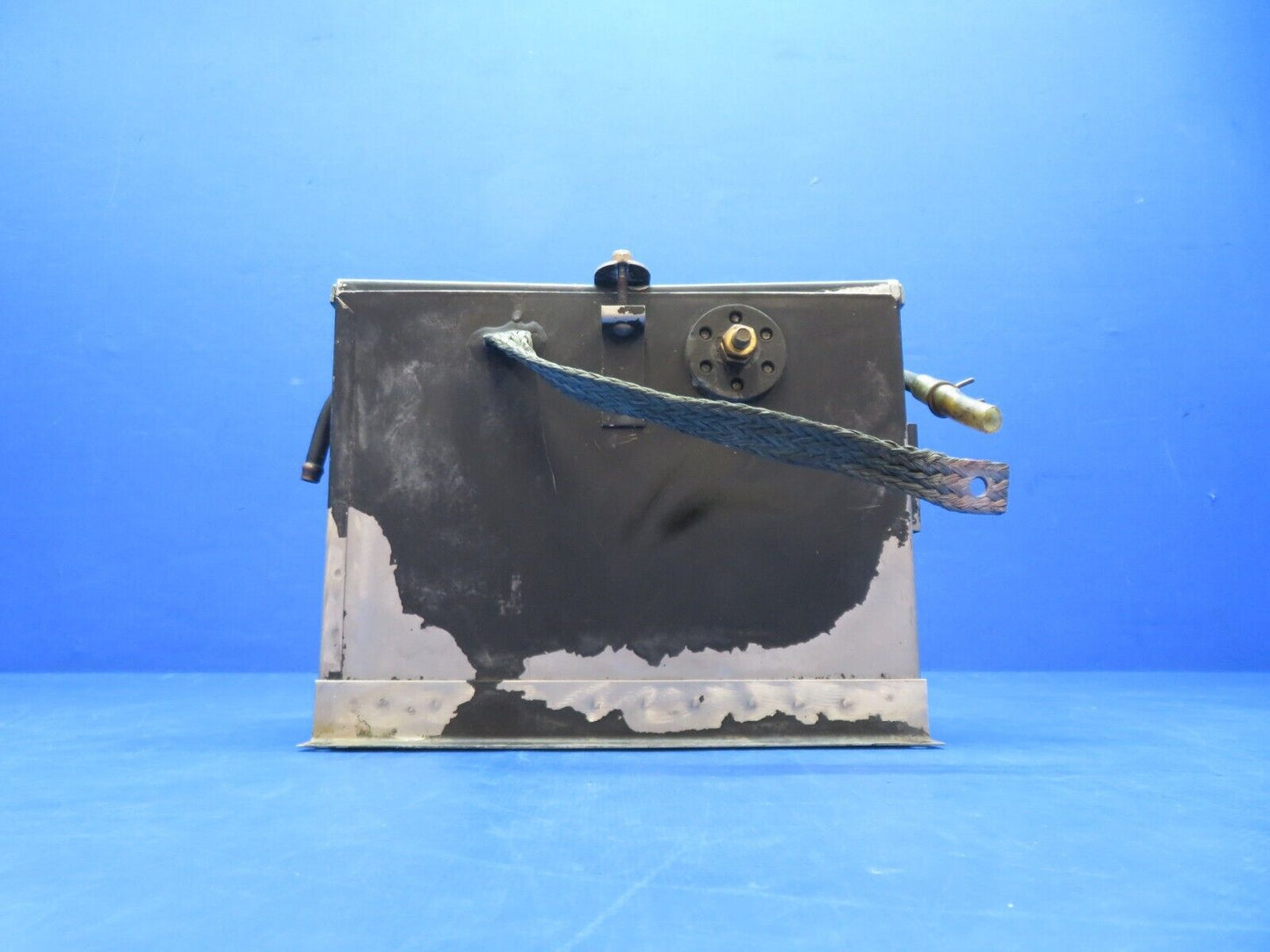 Piper PA-28-140 Battery Box Assy w/ Lid P/N 63888-00 (1123-161)