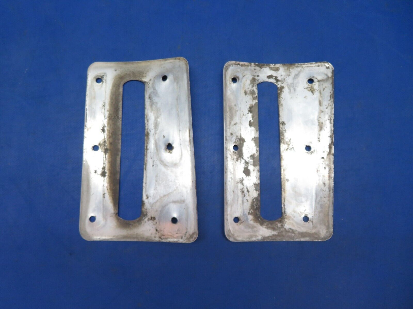 1956 Cessna 172 LH & RH Landing Gear Fillet Plates P/N 0511071-1 (0823-438)
