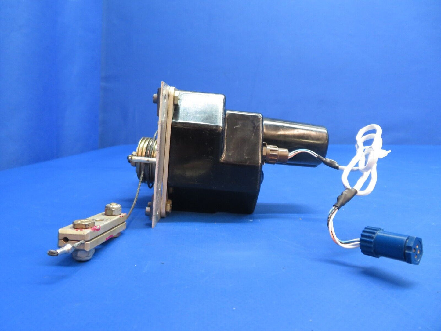 Piper PA-34-200T Edo-Aire Mitchell Pitch Servo P/N 1C508-1-487P (0223-917)