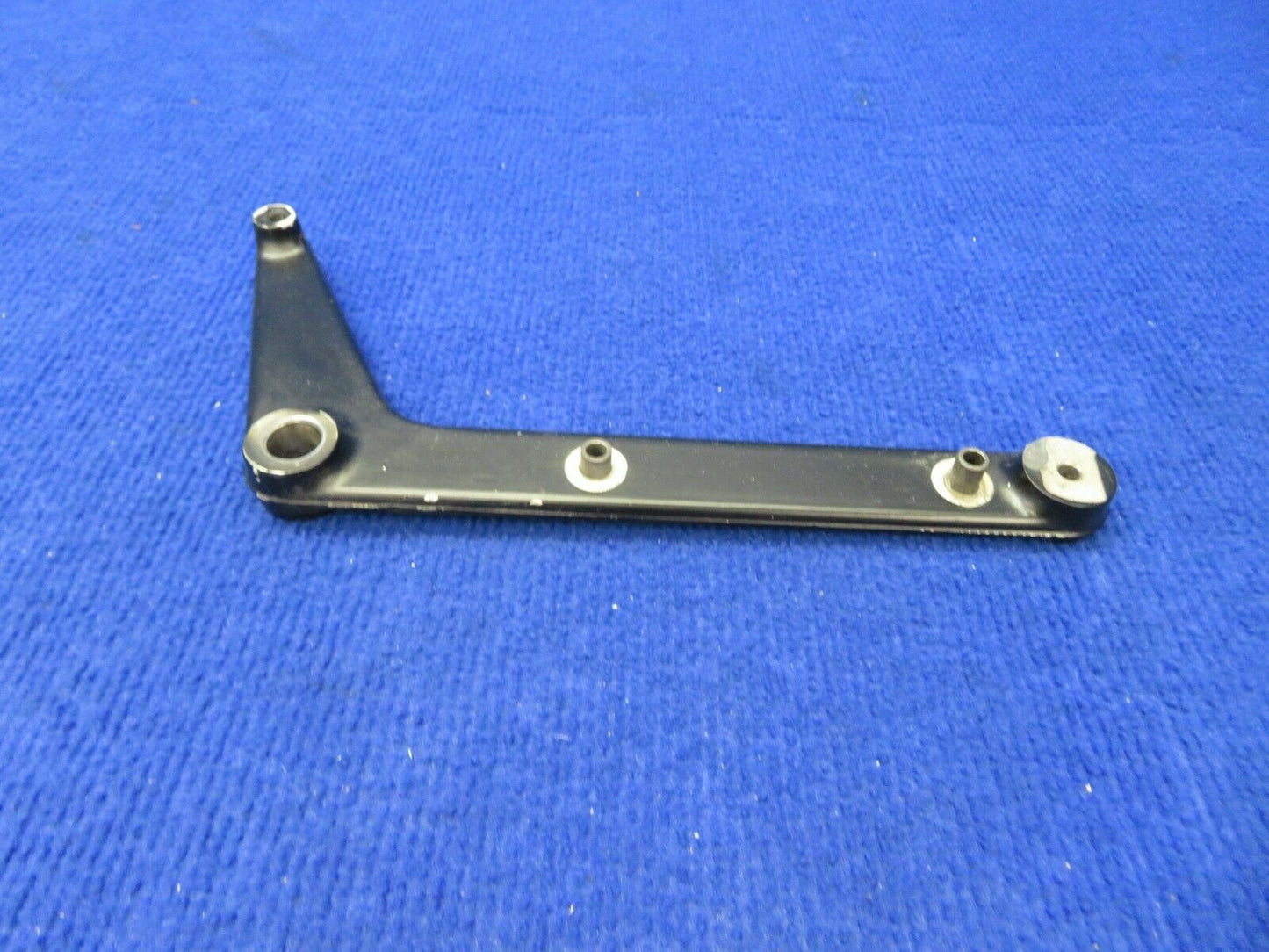 Cessna 210 Bracket Seat Pivot RH P/N 0514060-2 (0422-481)