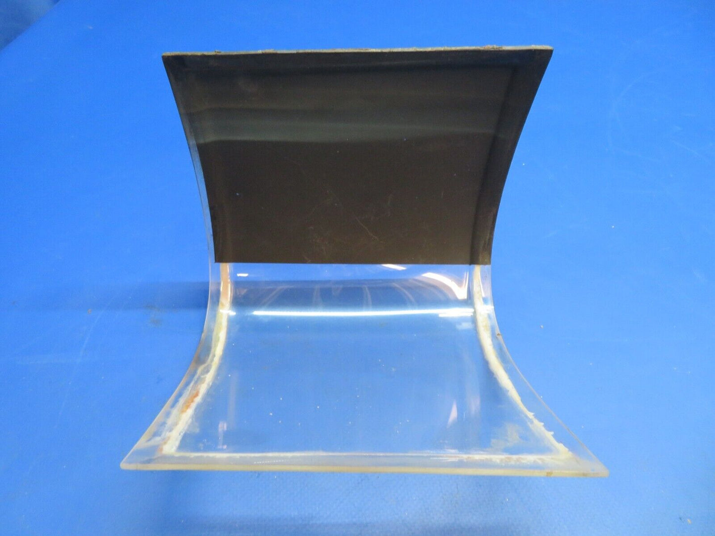 Beech C-35 Bonanza Wing Landing Light Frame w/ Lens P/N 35-115210-10 (1122-882)