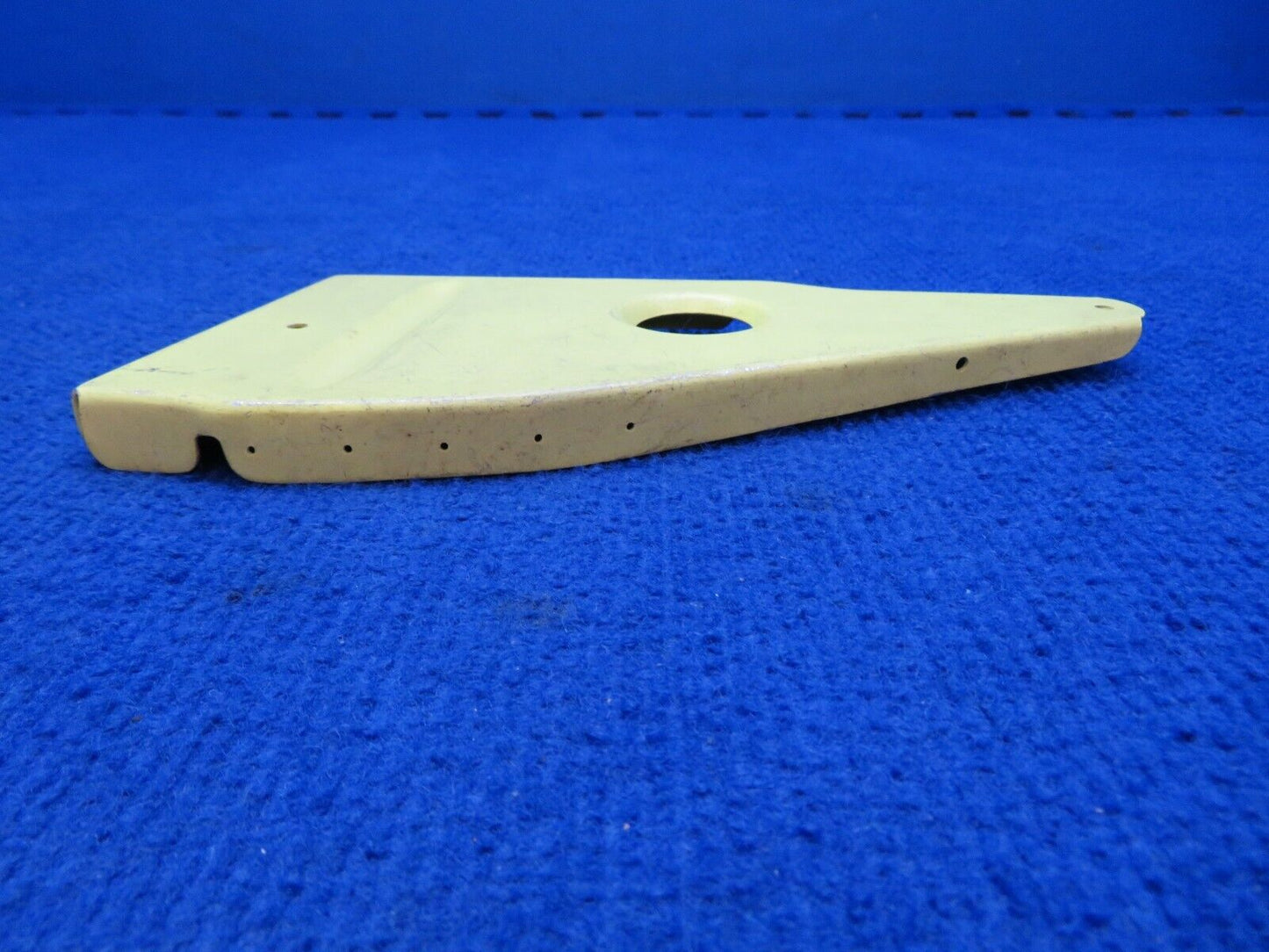 Beech Flap Hinge Bracket P/N 35-165050-31 NOS (0722-40)