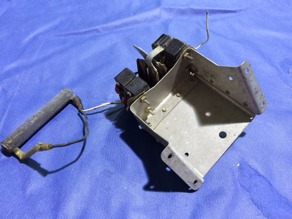 Beech Baron 58 Landing Gear Limit Switch Assy & Bracket P/N 95-364011 (0916-46)