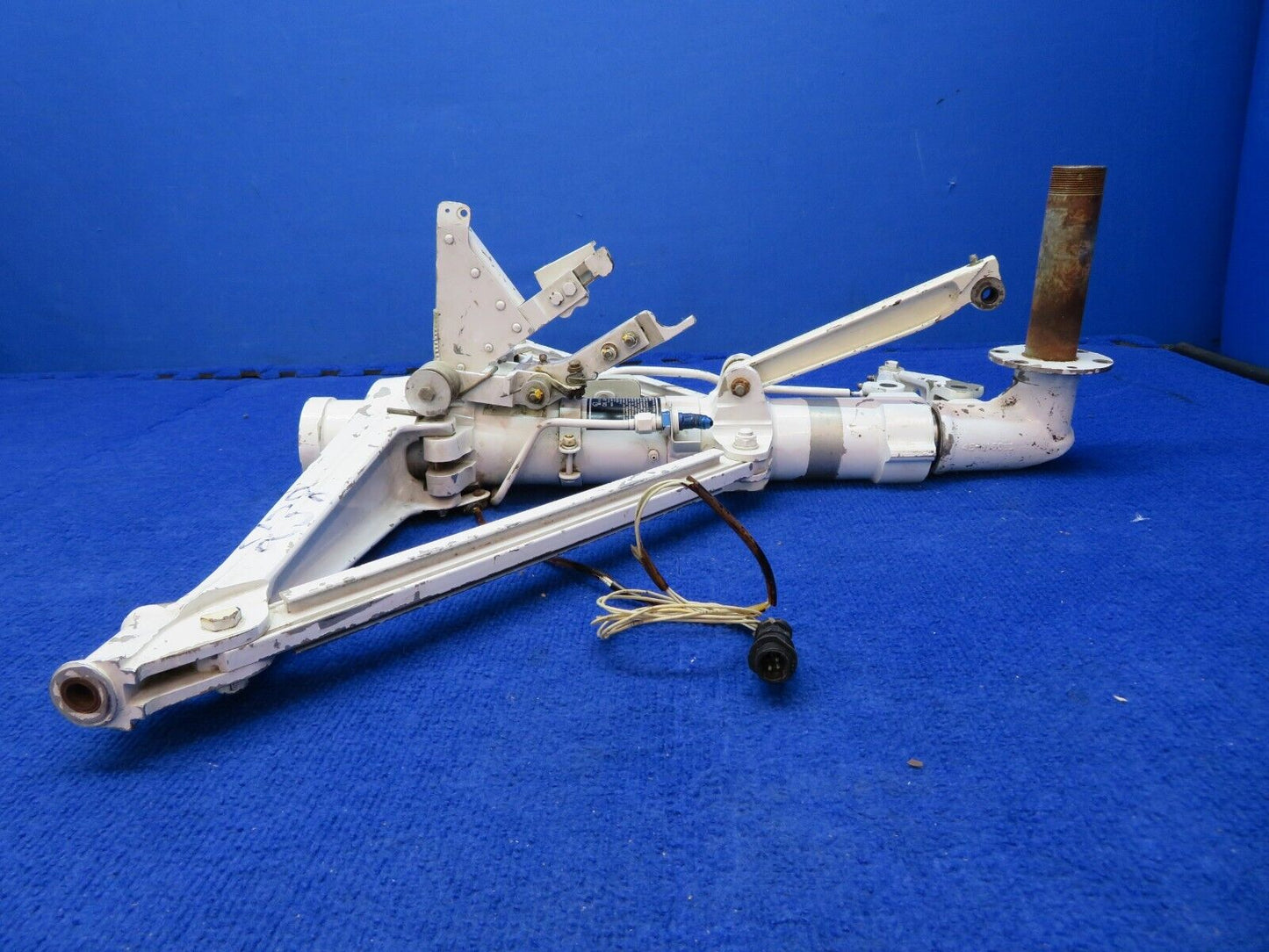 Beech Baron LH Main Gear P/N 35-815247-25 FOR PARTS (0522-826)