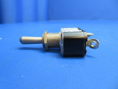 Cutler Hammer Toggle Switch P/N M535058-21 LOT OF 4 NOS (1222-930)