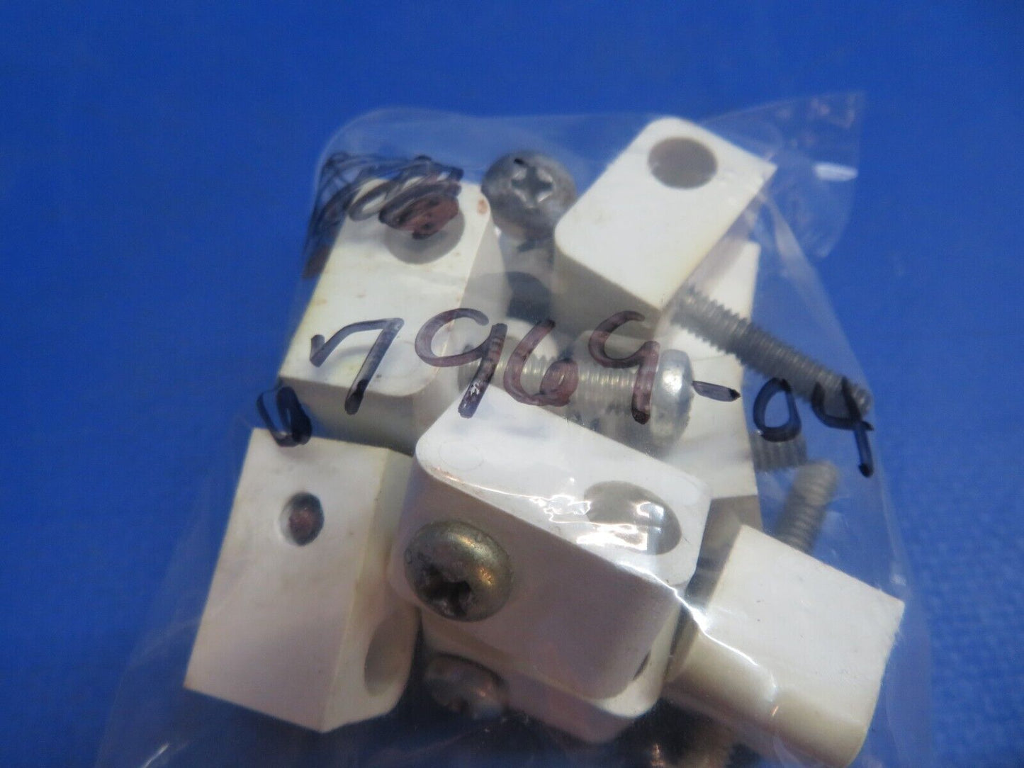 Piper PA-34-200T Seneca II Bracket Window Curtain Rod P/N 67969-04 (0323-539)