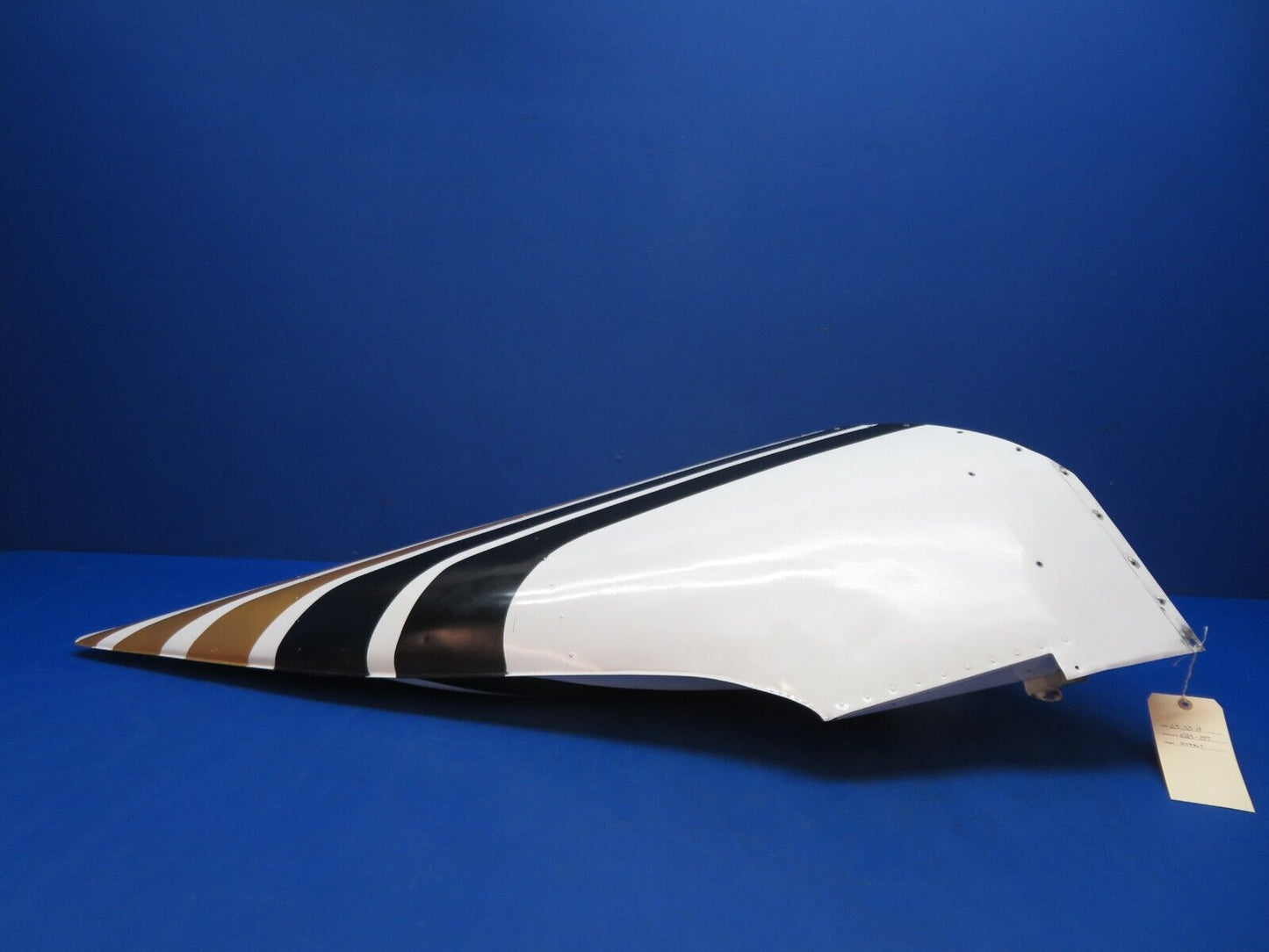 Cessna 310 /  310I RH Fuel Tank Tail Cap Assy  P/N 0823412-16 (1023-157)