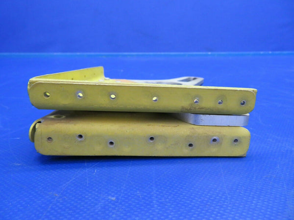 Piper Track Flap P/N 43764-001 NOS (0720-811)