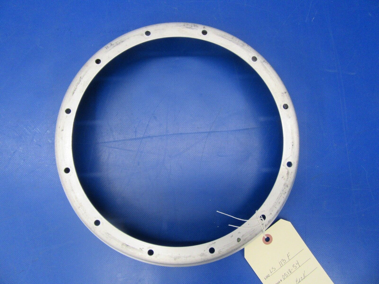 Piper PA-28 McCauley Bulkhead 3 Bladed Prop P/N 76923-302 (0518-54)