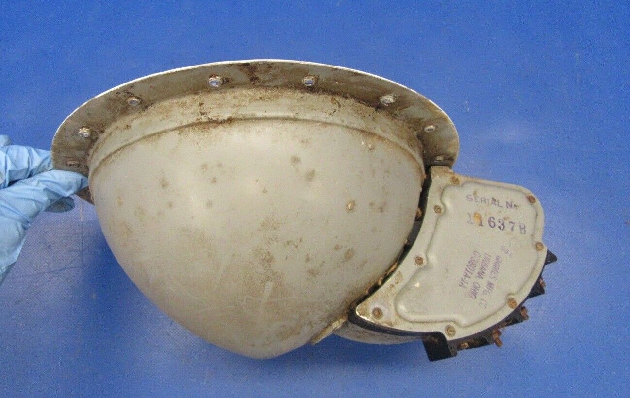 Cessna 310 Grimes Retractable Landing Light RH Wing 24V G-3801A-1A (1218-01)