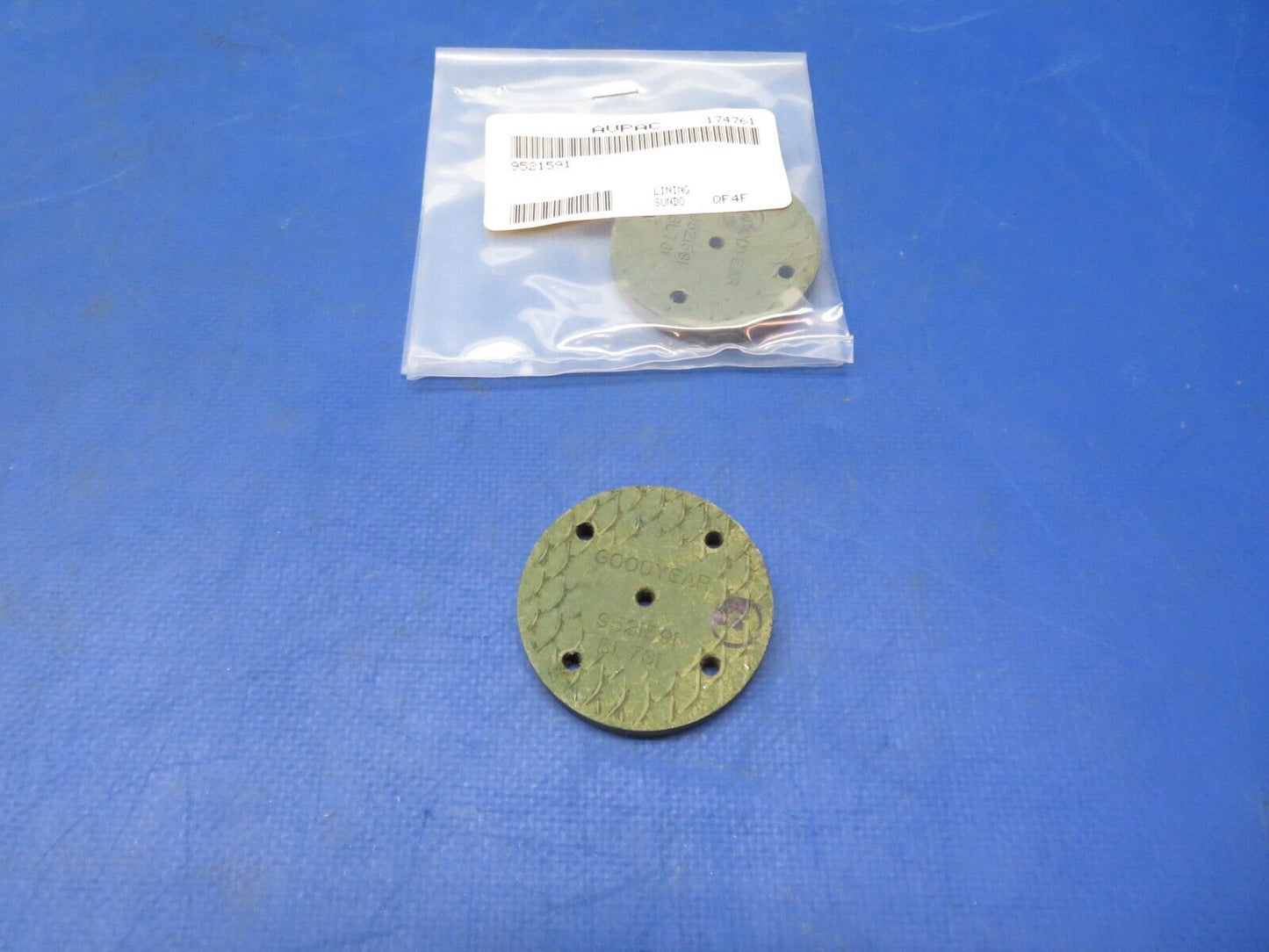 Goodyear Brake Lining P/N 9521591 LOT OF 2 NOS (1023-218)