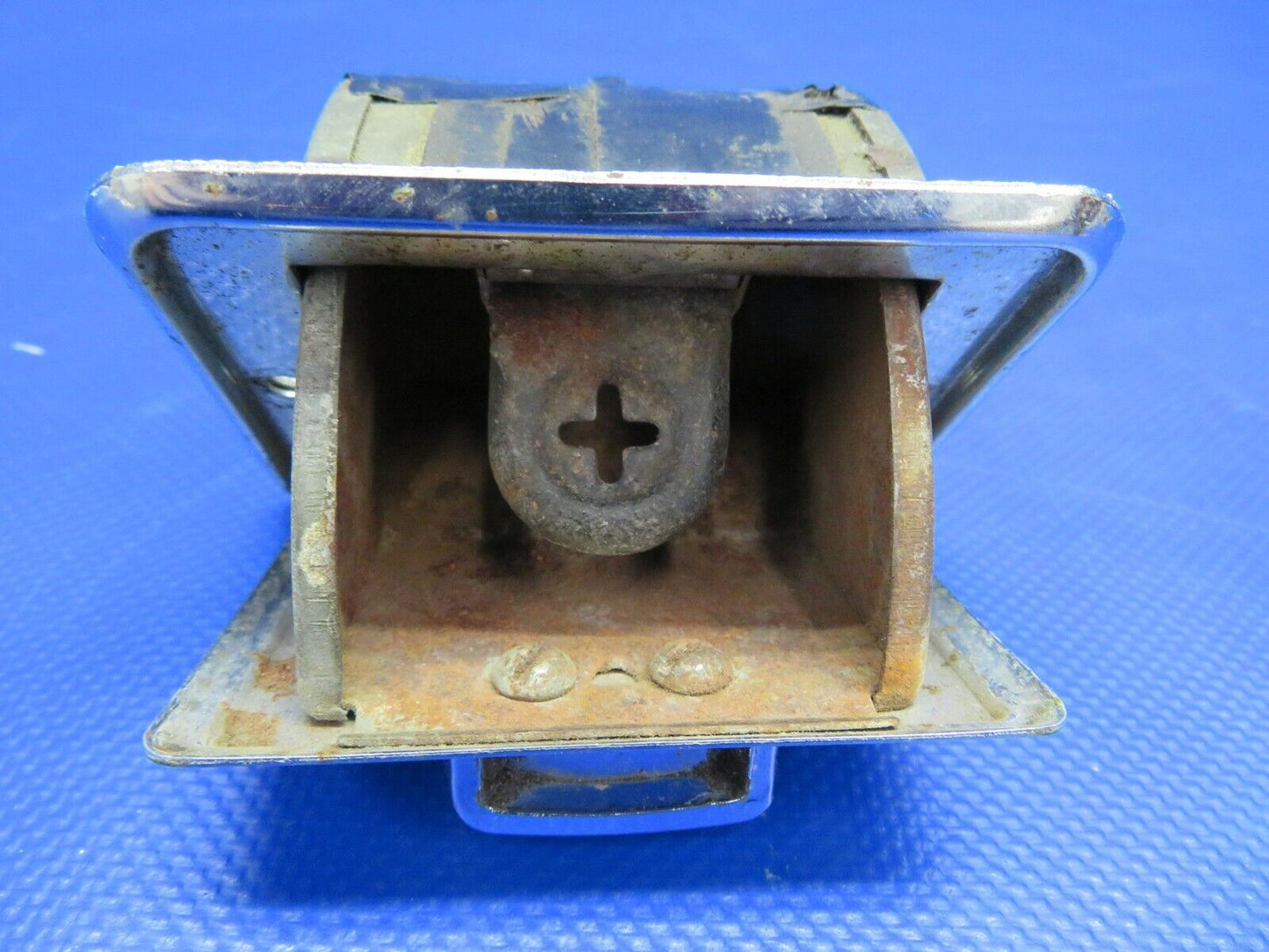 Piper PA-28-140 Ash Tray Receiver P/N 489-388, 65269-002, 65269-02 (1220-348)