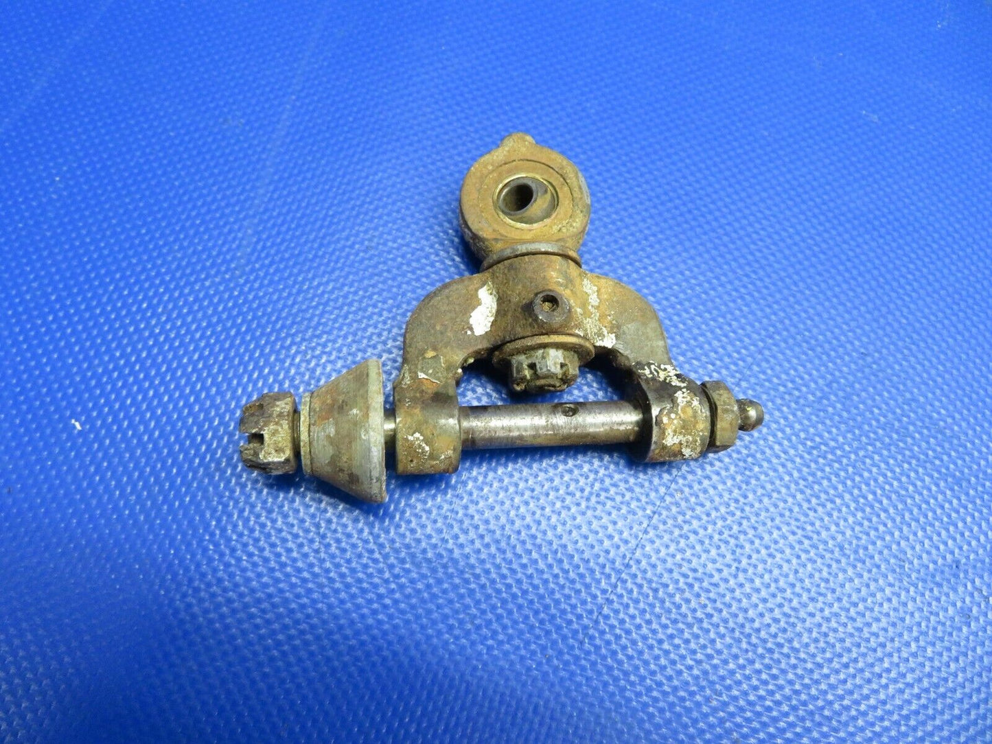 Beech Baron 95-B55 Yoke Assy Nose Gear Steering P/N 35-825007 (1121-113)