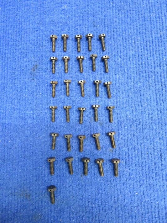 Textron Screw P/N STD-1703 LOT OF 31 NOS (0722-42)