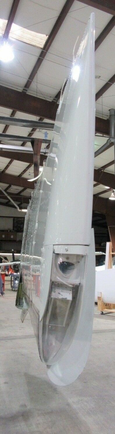 Beech Baron 58P Wing RH P/N 102-100010-602 (0918-313)