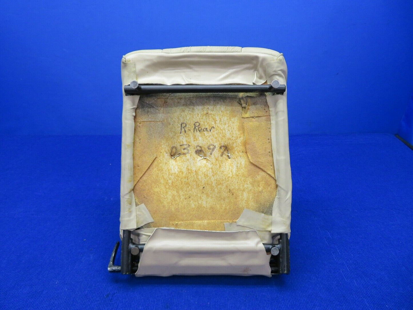Piper Arrow PA-28R-201T Rear Seat RH P/N 96827-023 (1121-117)