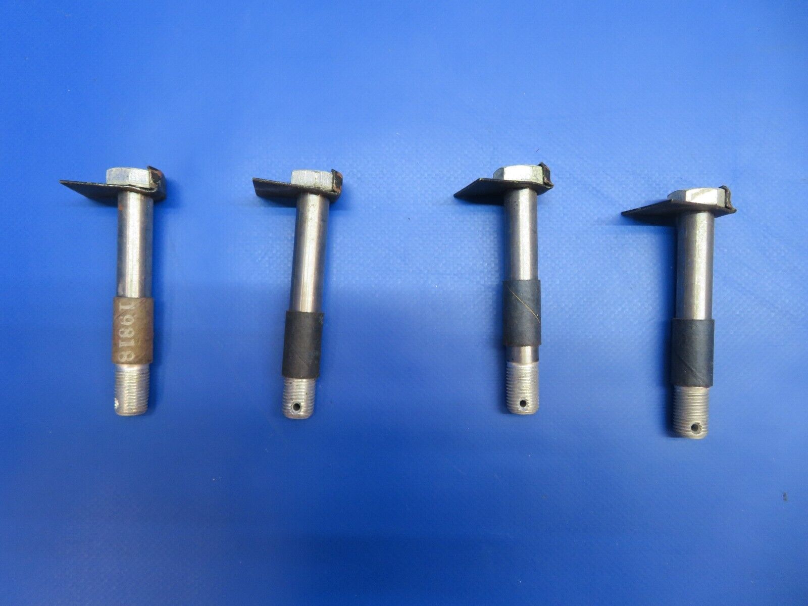 Piper Bolt Assy P/N 19818-000 NOS LOT OF 4 (0922-669)