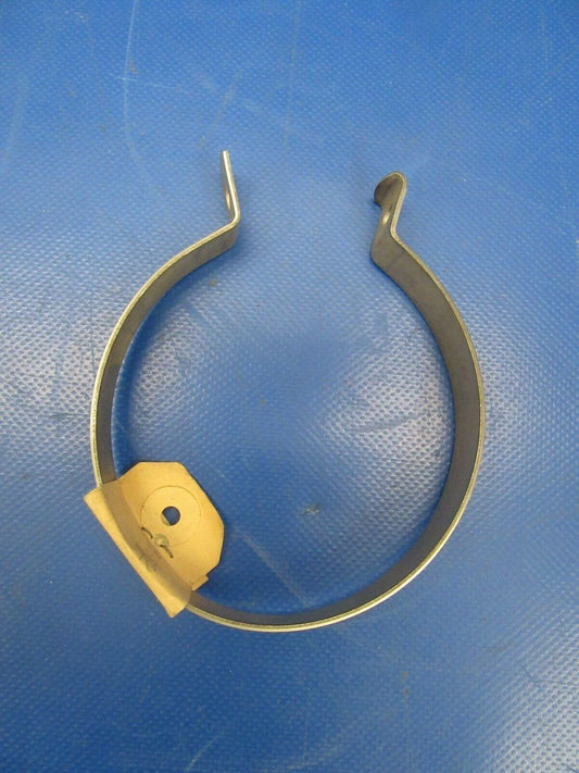 Piper PA-28 Cherokee Clamp 63642-002 NOS (0419-57)