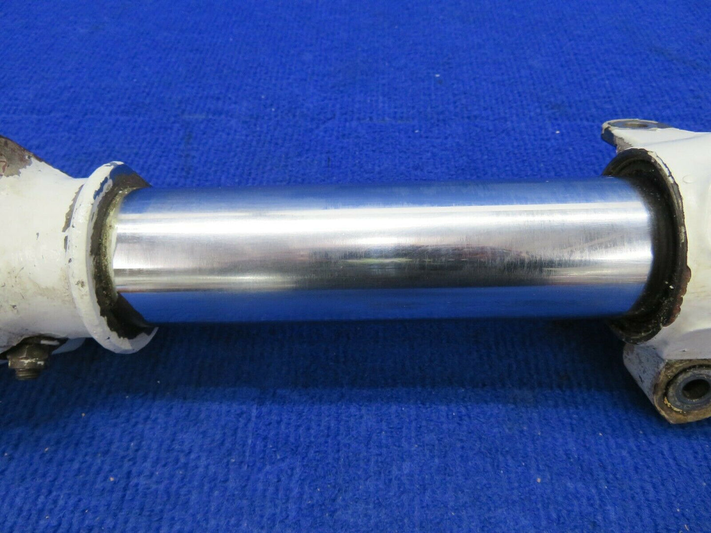 1956 Cessna 310 Main Landing Gear RH P/N 0841000-96 (0422-76)