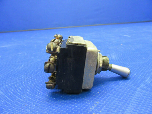 Beech 95-B55 Baron Toggle Switch P/N 8906K1071 (0721-356)