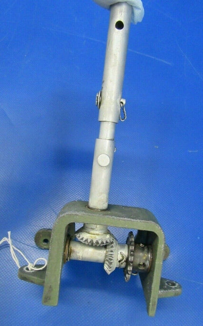 Cessna 310 Bracket & Gearshaft Emergency Extension P/N 0843400-48 (0219-72)