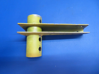 Lake LA-4-200 Inboard Flap Actuator Arm P/N 27811-3 (1222-762)