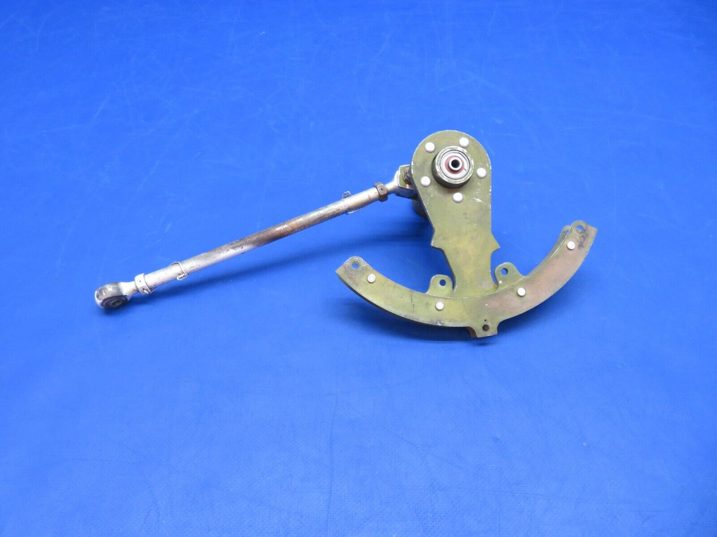 Cessna 310 / 310Q RH Aileron Bellcrank w/ Push-Pull Rod P/N 5025000-4 (0823-746)