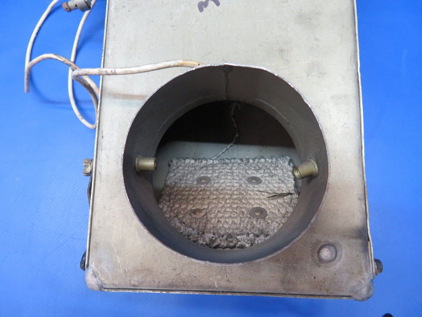 Piper PA-23-250 Aztec Air Distribution Box Assy P/N 32931-00 (1122-341)