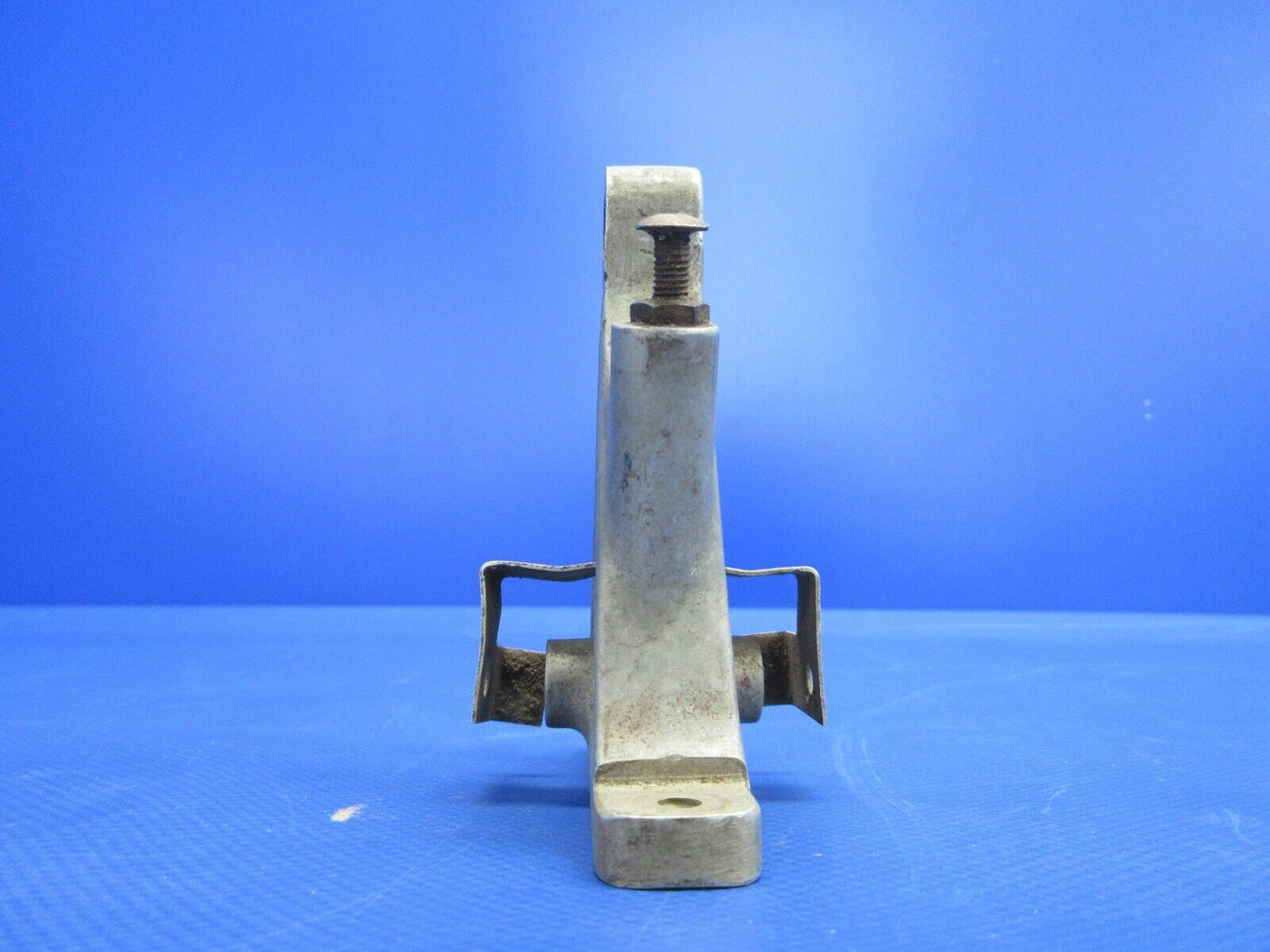 Piper PA23-150 Apache Stabilizer Bracket P/N 17051-00 (0224-1623)