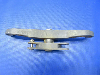 Beech A23A Musketeer Arm Aileron Control P/N 169-524020-1 (0621-870)