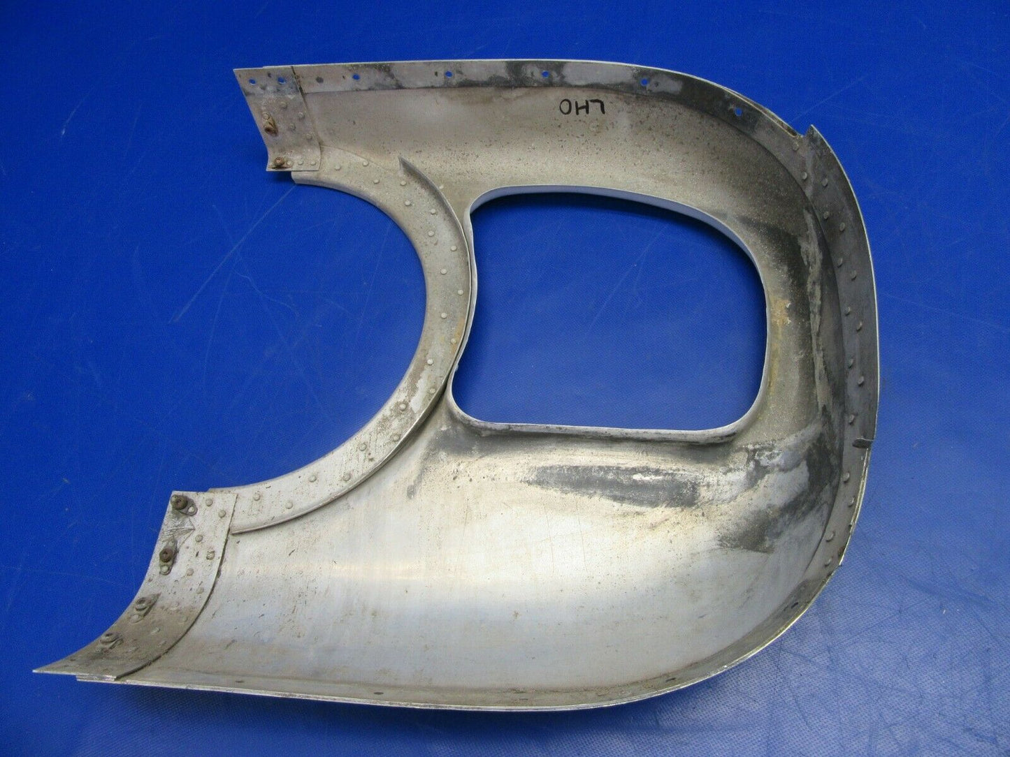 Cessna 310 LH & RH Engine Cowl Nose Cap P/N 0851000-118, 0851000-119 (0620-206)